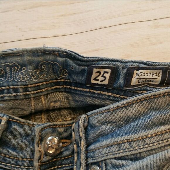 Miss Me Capri Jeans Size 25 - Picture 3 of 3